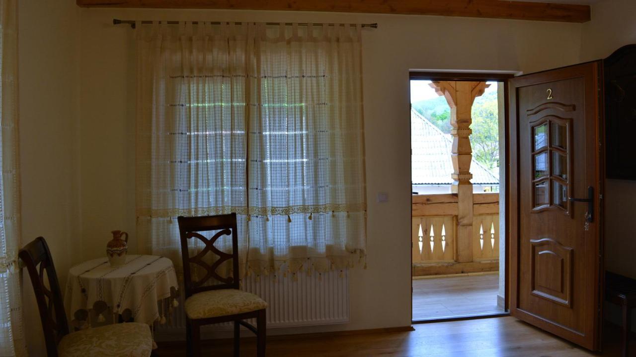 Pensiunea Valea Muntelui Bîrsana Exteriör bild