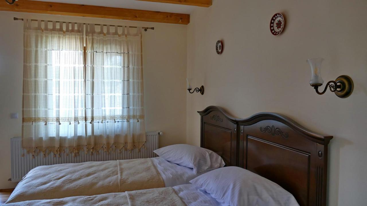 Pensiunea Valea Muntelui Bîrsana Exteriör bild